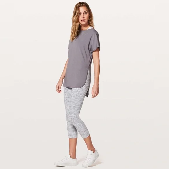 Lululemon Side Story Tee
Dusky Lavender - Picture 2 of 4